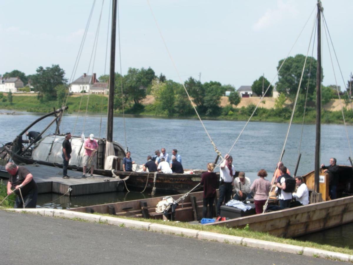 " Le Cher Passant " Savonnieres Exterior photo